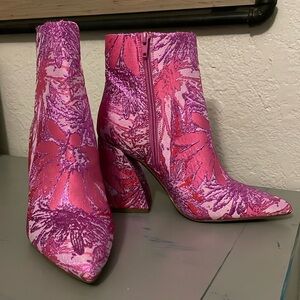 Gianni Bini pink booties